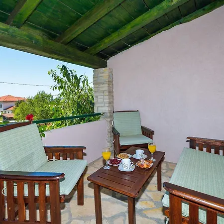 House Bepo I Zara Nyaraló