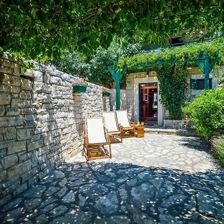 House Bepo I Zara Nyaraló